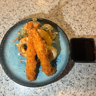 Shrimp and vegetables tempura appetizers